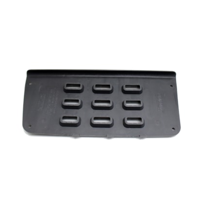 AUTOPLAST | AP581 | TAPETE/PISANTE ESTRIBO SUPERIOR LE VW CONSTELLATION 13180E/15180E/17250E/24250E | VW CONSTELLATION COMPACTOR/ROBUST (9 FUROS)