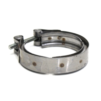 FADO | F6618 | ABRACADEIRA TUCHO/CANALETA 97MM 3POL MB ACCELO 915/915C MOTOR OM904LA EURO 3 (GALVANIZADO)