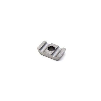 MWM | 931349770014E | ABRACADEIRA DUPLA FIXACAO TUBO/CANO BICO INJETOR (PARA 2 CANOS USE 2) (PARA 1 CANO USE 1 COM 932449770124E)