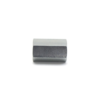 MWM | 961003550084E | CONEXAO/NIPLE ENCAIXE VARETA NIVEL OLEO VW MOTOR MWM X10/X12