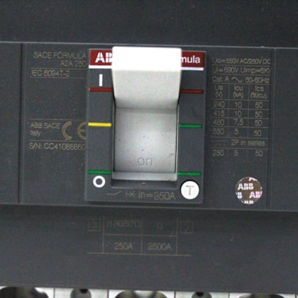 MWM | 970000670665 | DISJUNTOR, 3P A2 A 250 TMF 250A F F