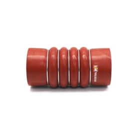 VALMAN | VMM70085 | MANGUEIRA INTERCOOLER 100X100X230MM LADO QUENTE MB O370/O371/1929/1932 SILICONE VERMELHO 5 ANEIS