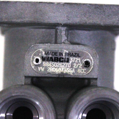 WABCO | 2R0607355A | VALVULA PEDAL FREIO M22 VW (COM COTOVELO PARA DESCARGA)